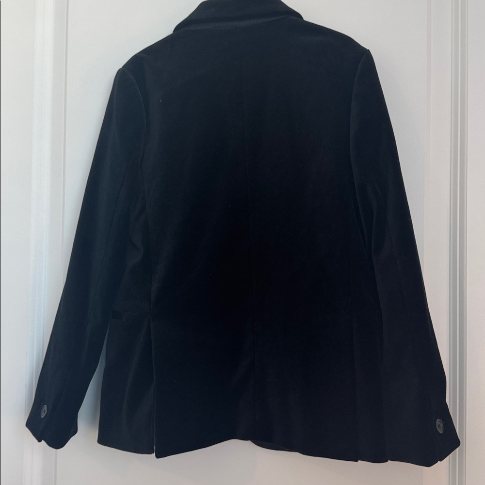 Kids Velvet Tuxedo Blazer in Black (7/8) - Picture 7 of 9